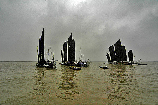 cau lo khung 2 ngay