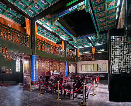 bach thu hom nay danh con gi