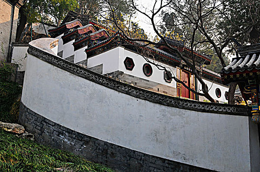 lo bach thu khung 5 ngay