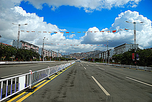 lo bach thu khung 3 ngay