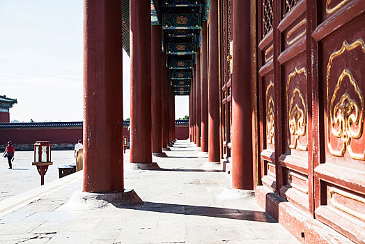 lo khung rong bach kim